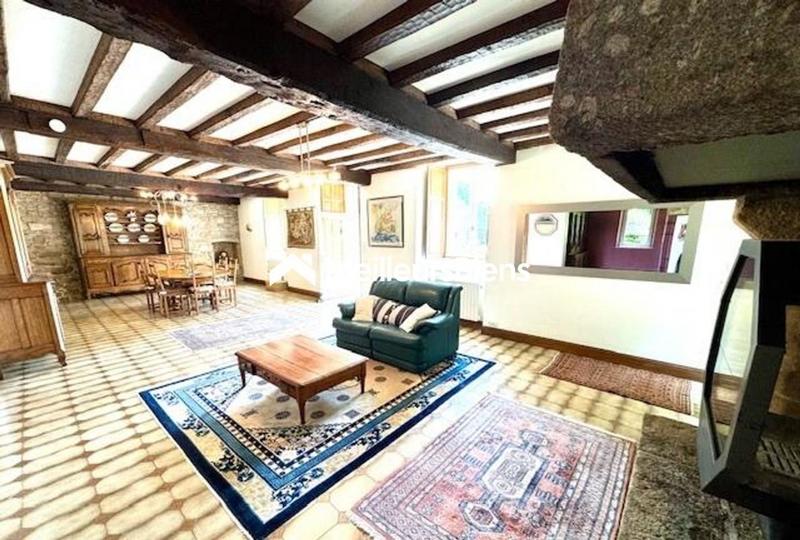 Propriété - 192 m² - 12 pièces