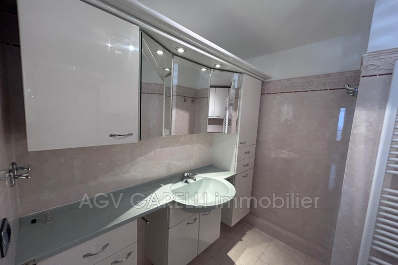 Appartement - 85 m² - 3 pièces