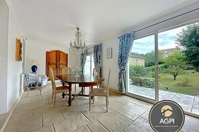 Maison traditionnelle - 122 m² - 5 pièces