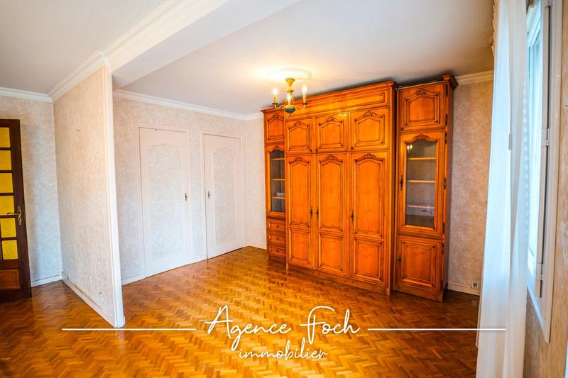 Appartement - 84 m² - 4 pièces