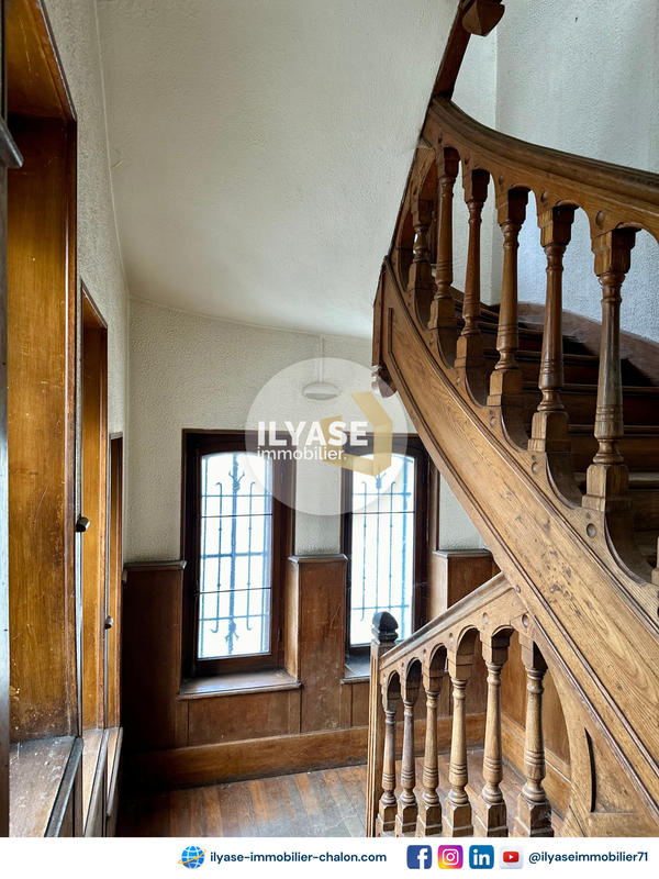 Propriété - 1 200 m² - 32 pièces