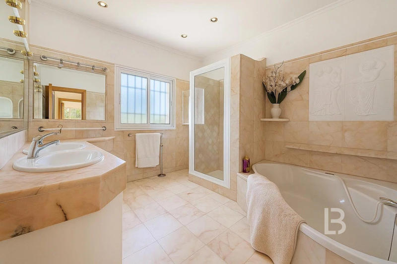 Maison - 135 m² - 4 pièces