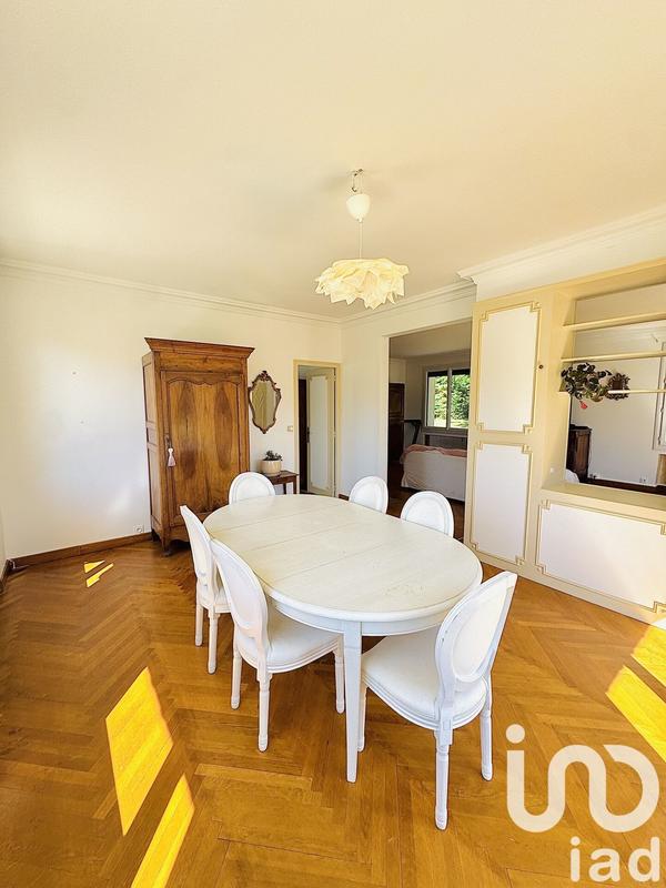 Maison - 240 m² - 6 pièces