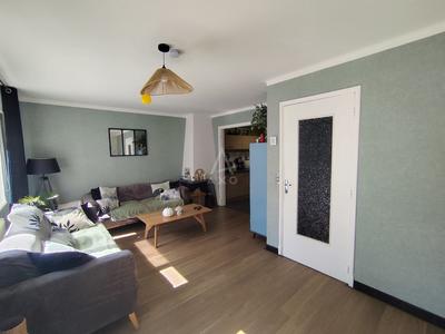 Maison - 90 m² - 6 pièces