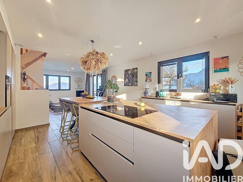 Appartement - 90 m² - 4 pièces