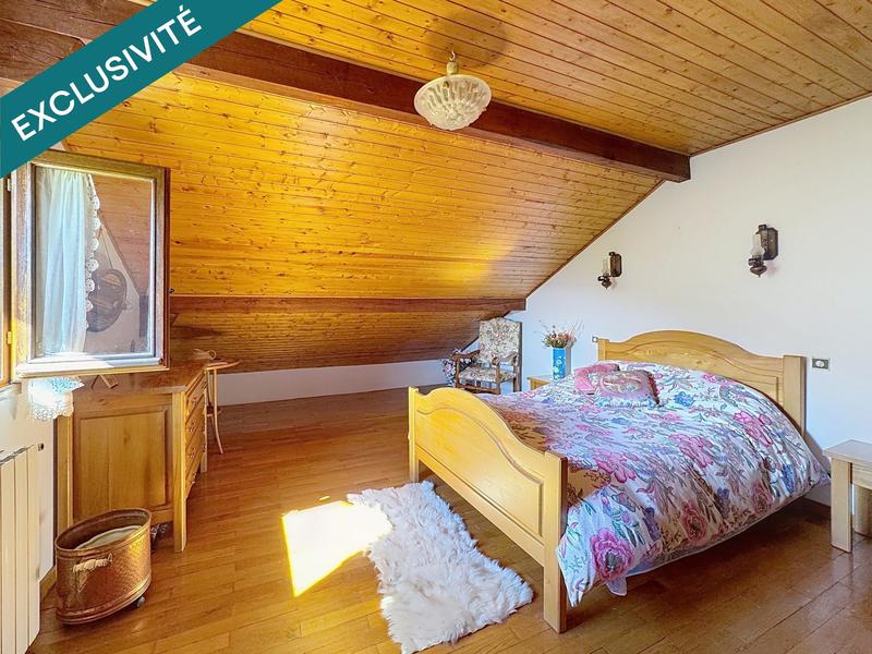 Maison - 221 m² - 8 pièces