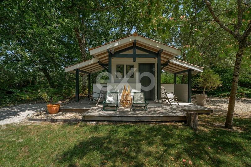 Propriété - 220 m² - 8 pièces