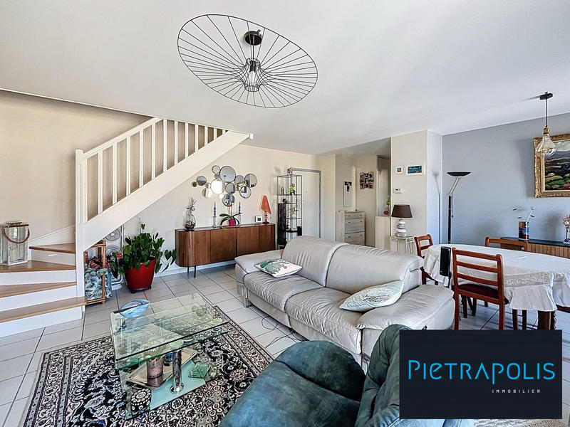 Appartement - 102 m² - 4 pièces