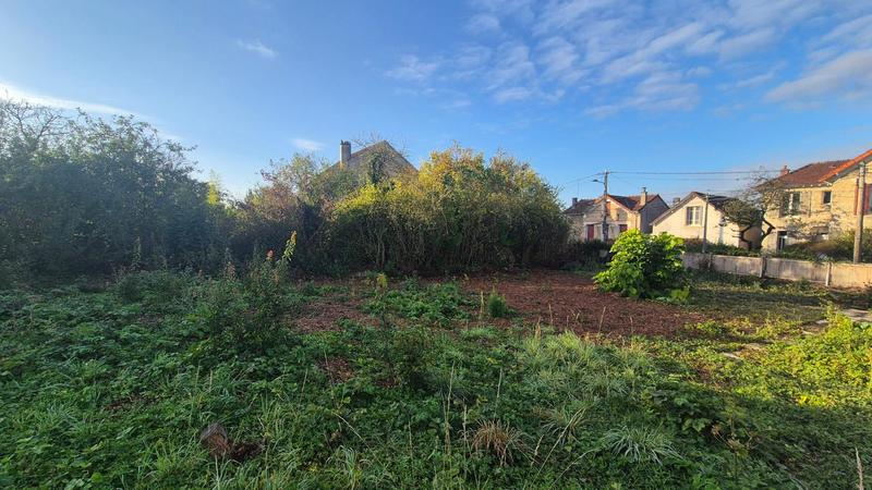 Terrain constructible - 240 m²