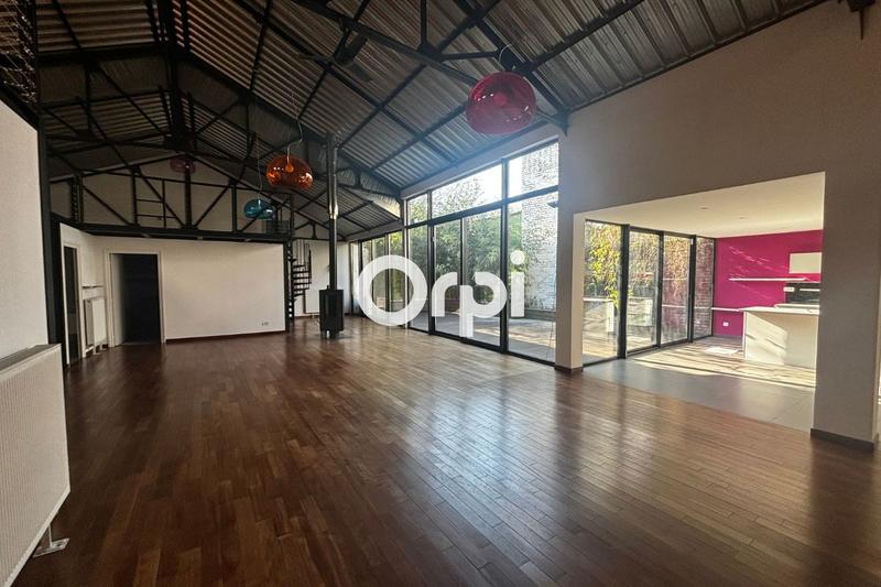 Loft - 270 m² - 5 pièces