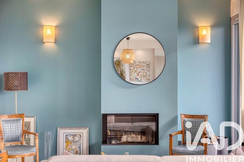 Maison - 233 m² - 8 pièces