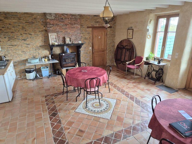 Maison - 233 m² - 7 pièces