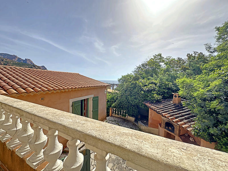 Maison - 230 m² - 10 pièces