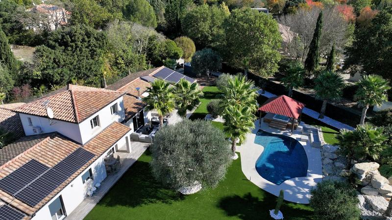 Villa - 344 m² - 6 pièces