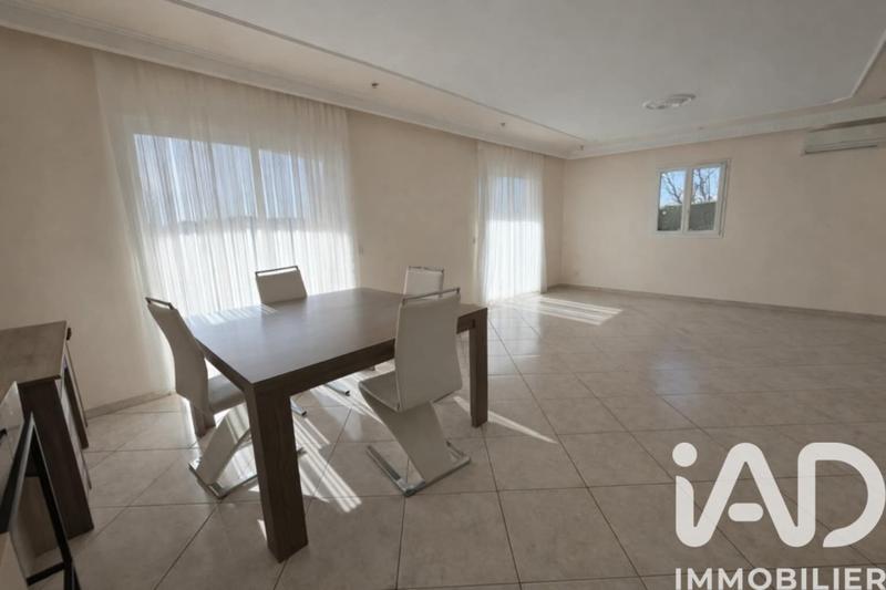 Maison - 219 m² - 6 pièces