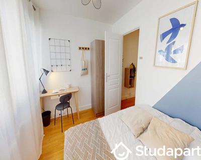 Chambre - 90 m² - 1 pièce