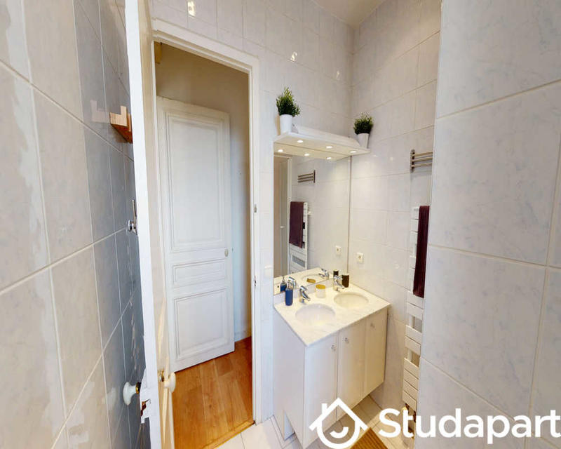 Chambre - 200 m² - 1 pièce