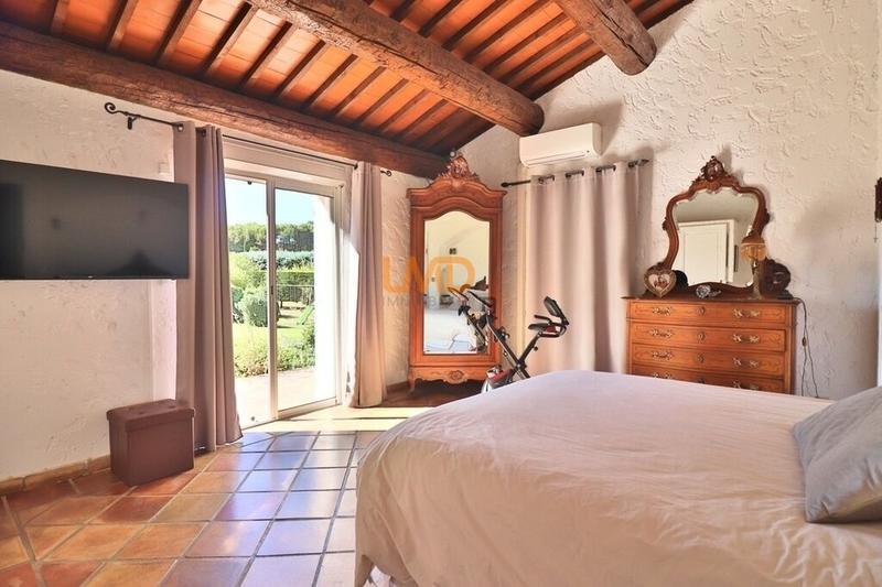 Propriété - 306 m² - 10 pièces