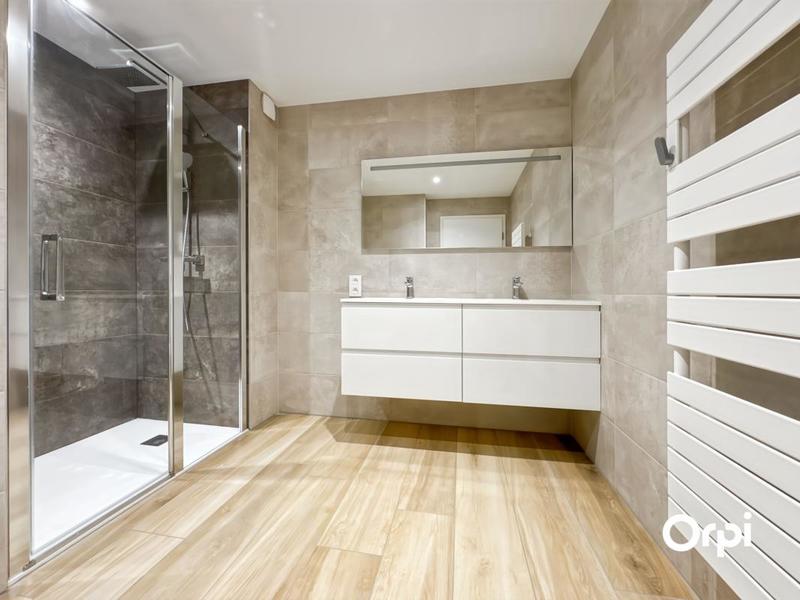 Villa - 230 m² - 6 pièces