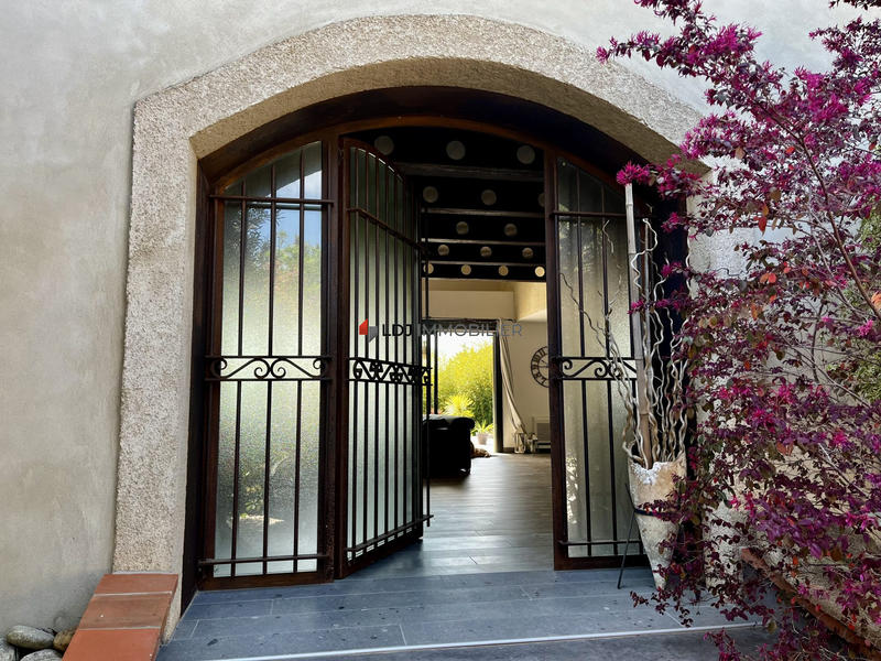 Maison - 210 m² - 5 pièces