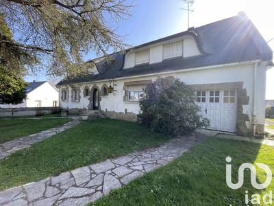 Maison - 238 m² - 8 pièces