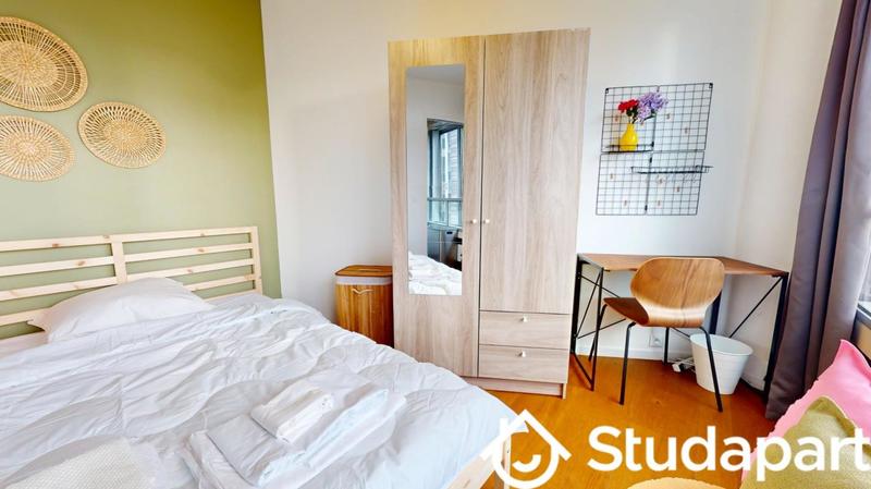 Chambre - 13 m² - 1 pièce