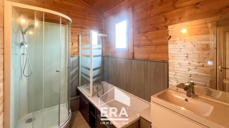 Maison - 233 m² - 7 pièces