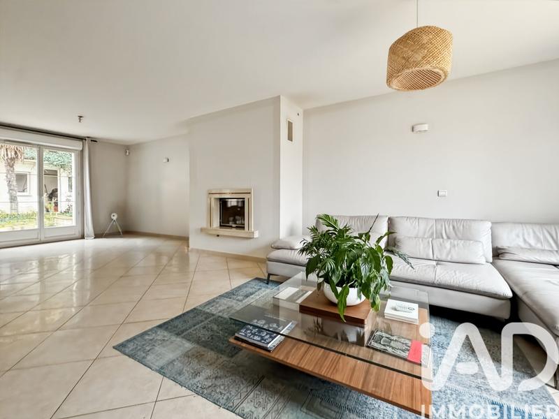 Maison - 185 m² - 7 pièces