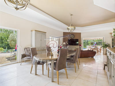 Villa - 435 m² - 10 pièces