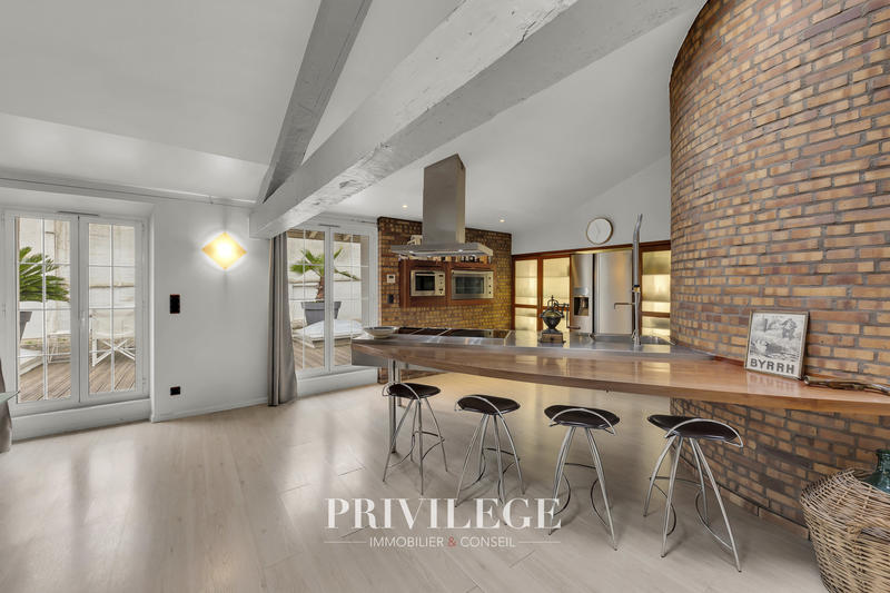 Appartement - 160 m² - 4 pièces