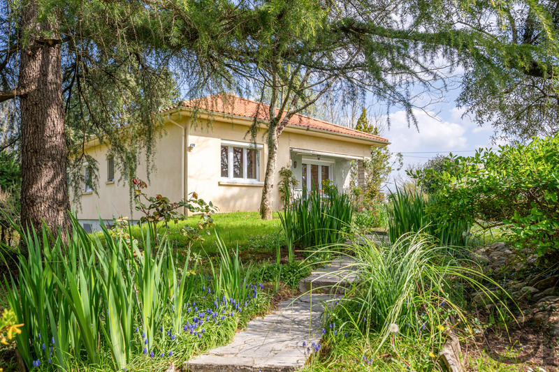 Maison - 195 m² - 6 pièces