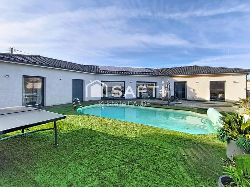 Maison - 244 m² - 8 pièces