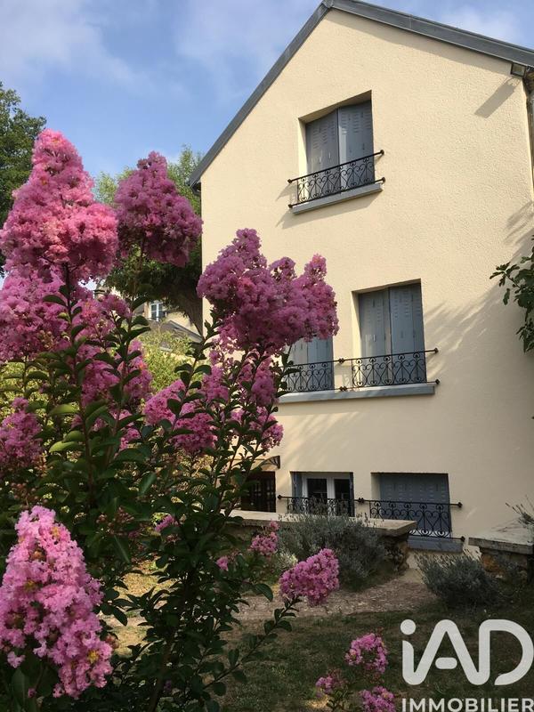 Maison - 210 m² - 7 pièces