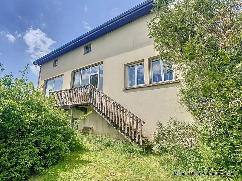 Maison - 210 m² - 7 pièces