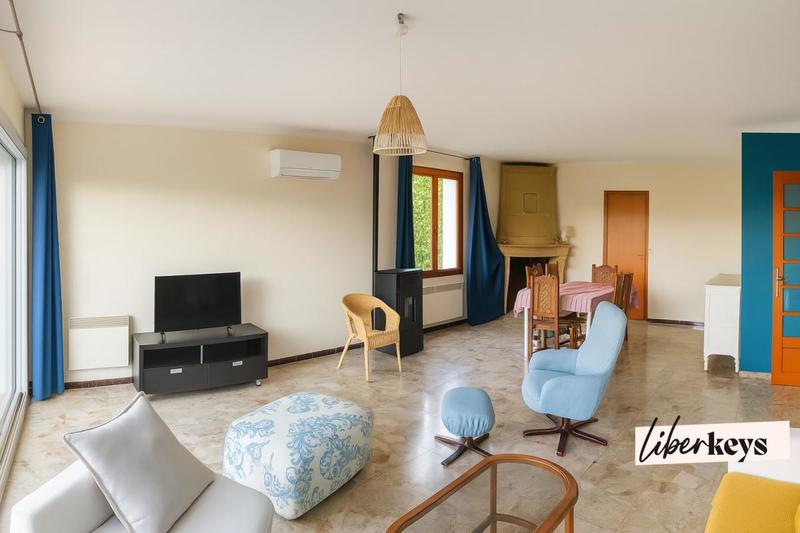 Maison - 256 m² - 6 pièces