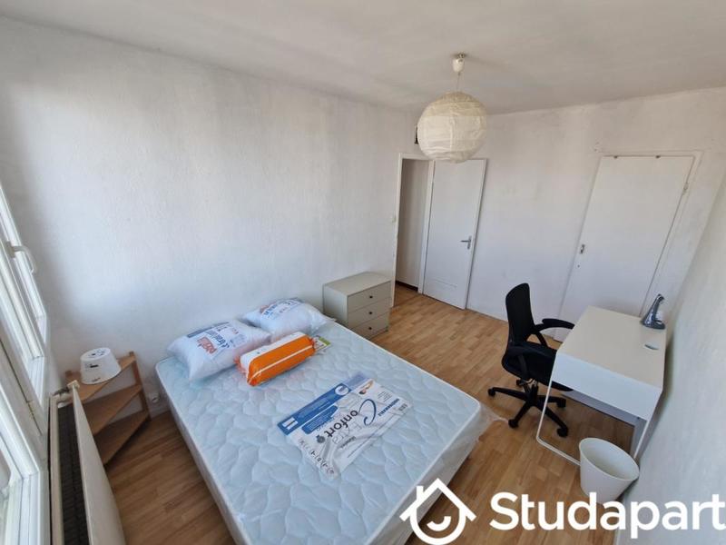 Chambre - 12 m² - 1 pièce