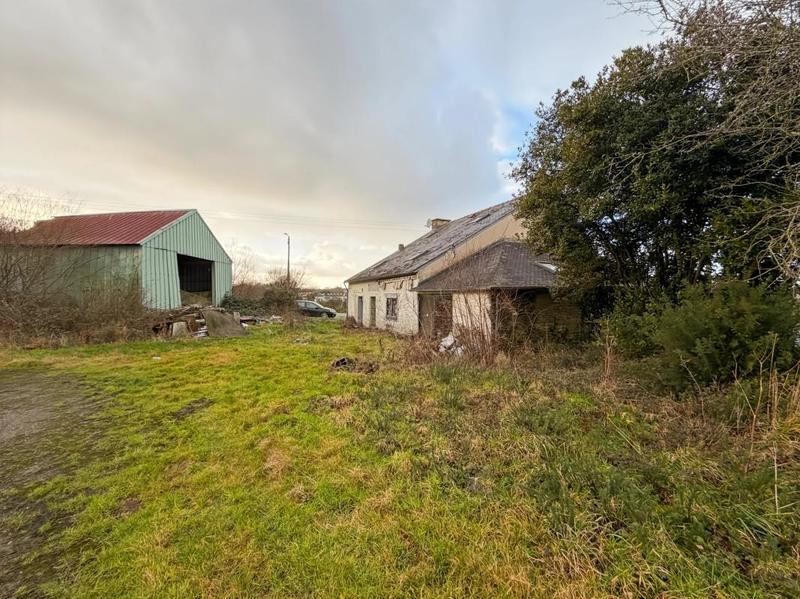 Maison - 250 m² - 6 pièces