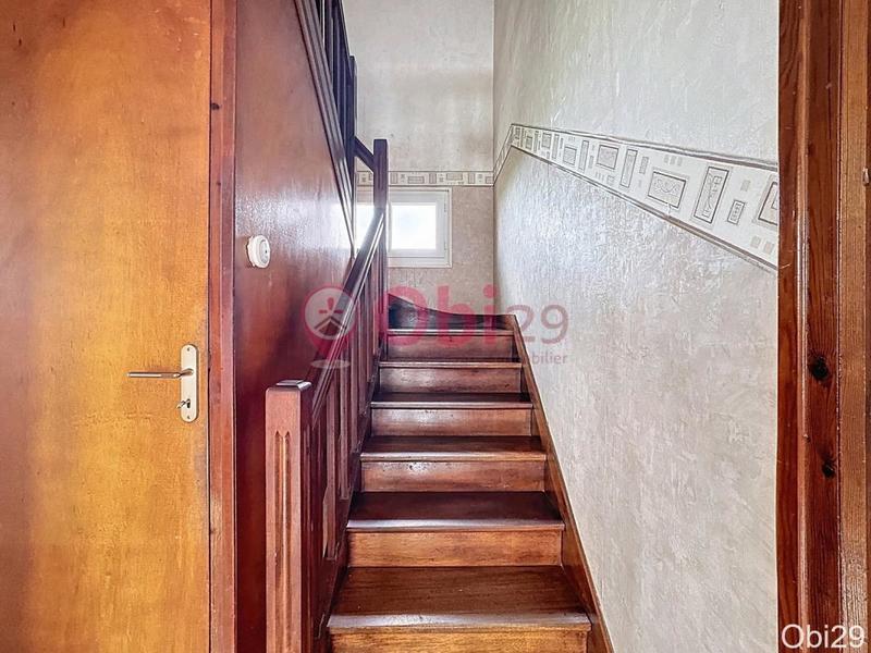 Maison traditionnelle - 118 m² - 8 pièces