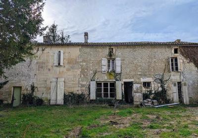 Maison - 237 m² - 8 pièces