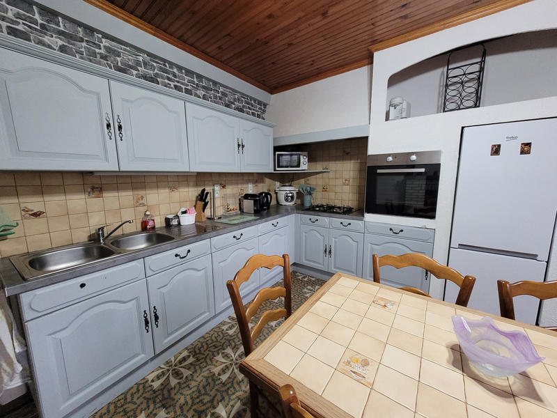 Maison - 223 m² - 9 pièces