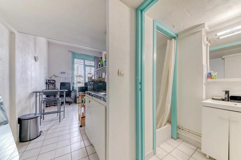 Studio - 25 m² - 1 pièce