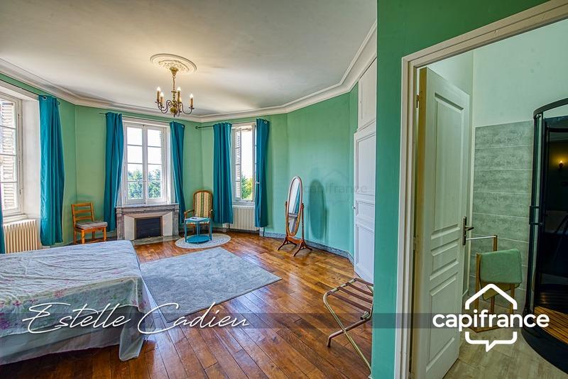 Château - 843 m² - 16 pièces