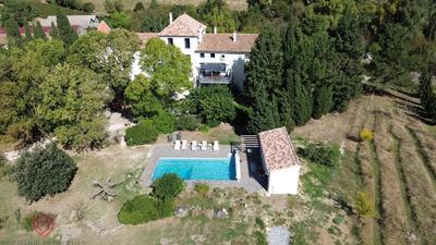 Maison - 409 m² - 17 pièces