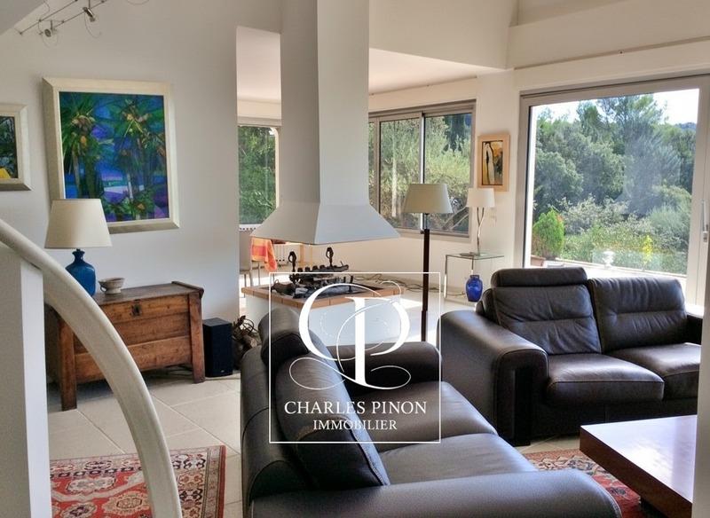 Maison d'architecte - 258 m² - 8 pièces