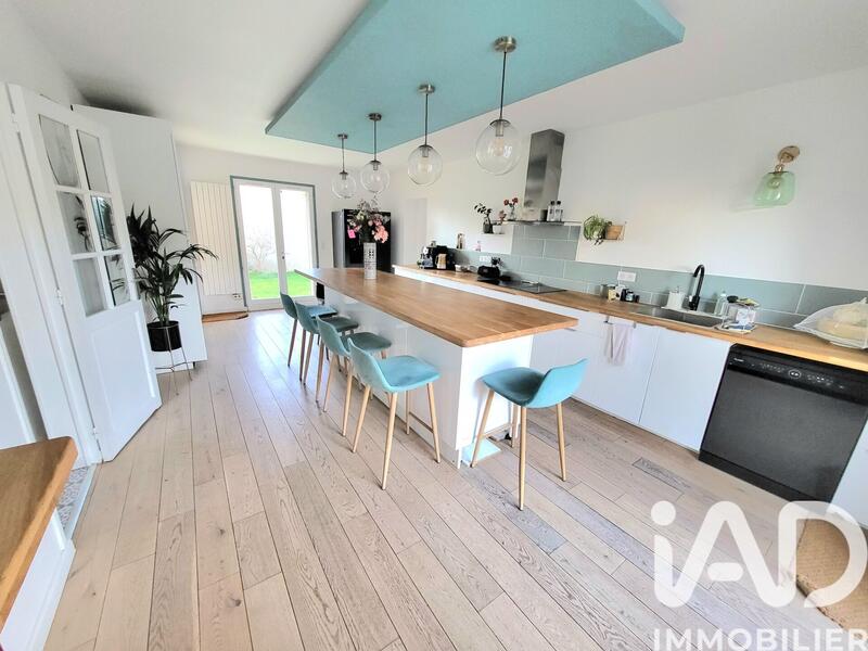 Maison - 252 m² - 8 pièces