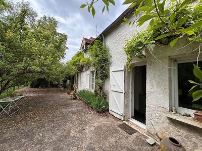 Maison - 280 m² - 11 pièces