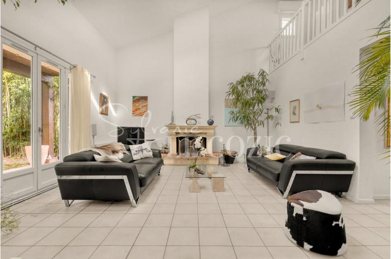 Maison - 174 m² - 7 pièces