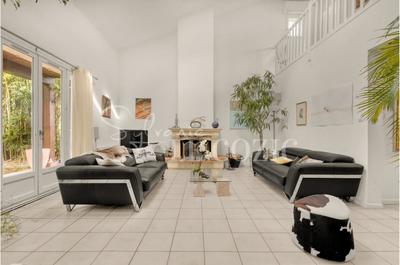 Maison - 174 m² - 7 pièces