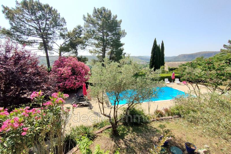 Maison - 195 m² - 8 pièces