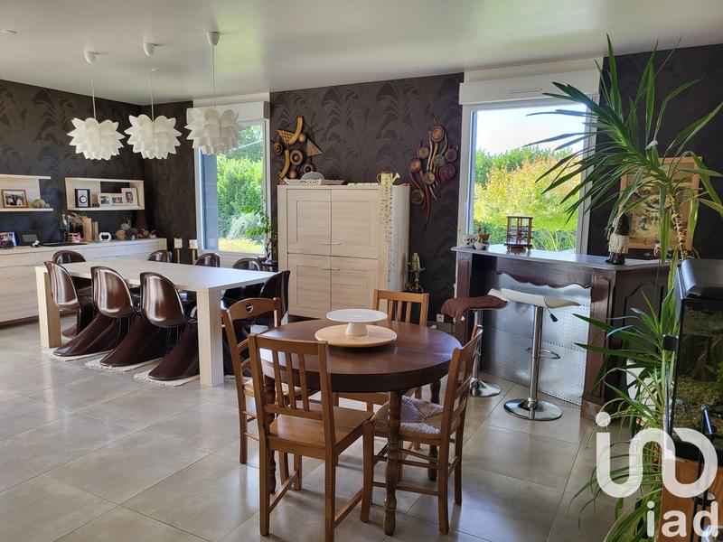 Maison - 305 m² - 10 pièces